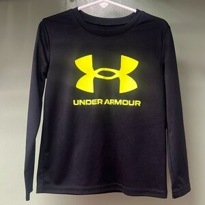 Under Armour Toddler Boy size 4 dry-fit longsleeve tee, like new condition